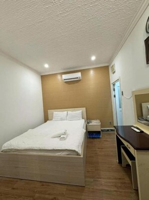 Habitación doble | Escritorio, cortinas opacas, sistema de insonorización y wifi gratis