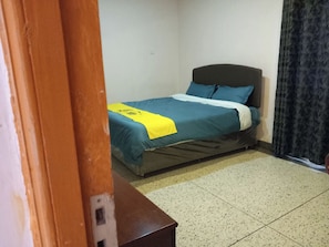 1 bedroom, desk, laptop workspace, blackout drapes
