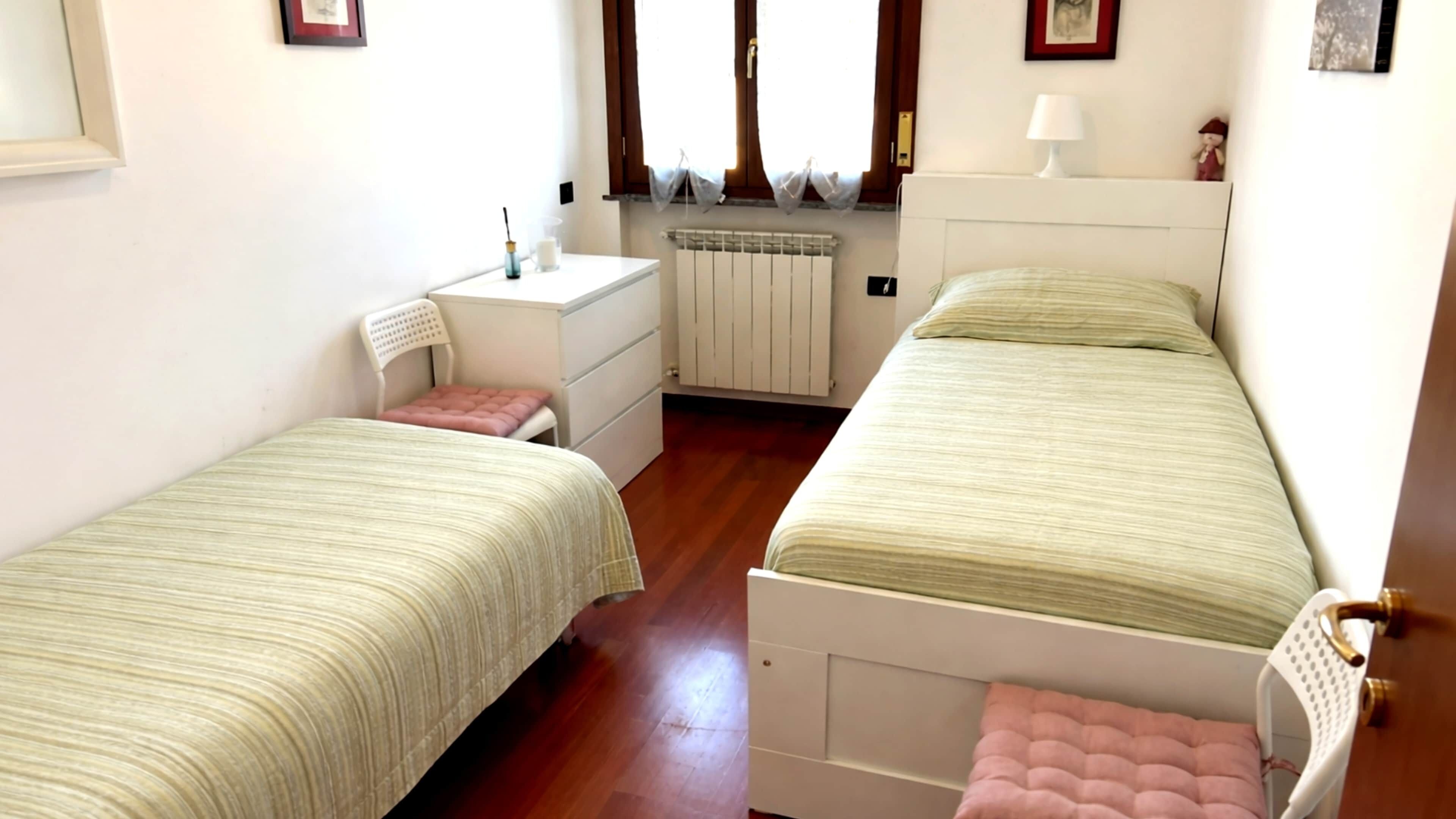 2 chambres, fer et planche à repasser, Wi-Fi gratuit, draps fournis