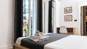 2 bedrooms, iron/ironing board, WiFi, bed sheets