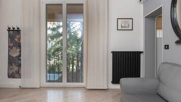 Télévision, chaîne hi-fi