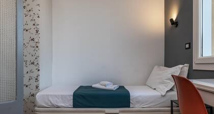 Saragozza Apartment 3: Bright and central flat