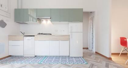 Saragozza Apartment 3: Bright and central flat