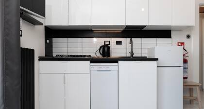 Saragozza Apartment 5: Bright and central flat