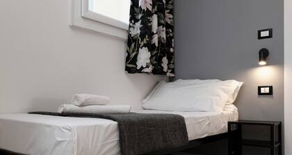 Saragozza Apartment 5: Bright and central flat
