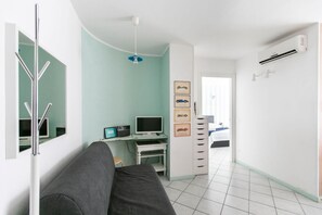 TV - Marconi Apartment 1 - Bologna Short Remtal (BOLOGNA)