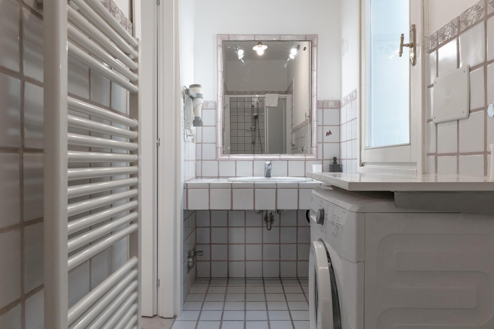 Hårtørrer, håndklæder