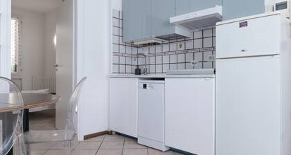 Turati Apartment: Bright and central flat