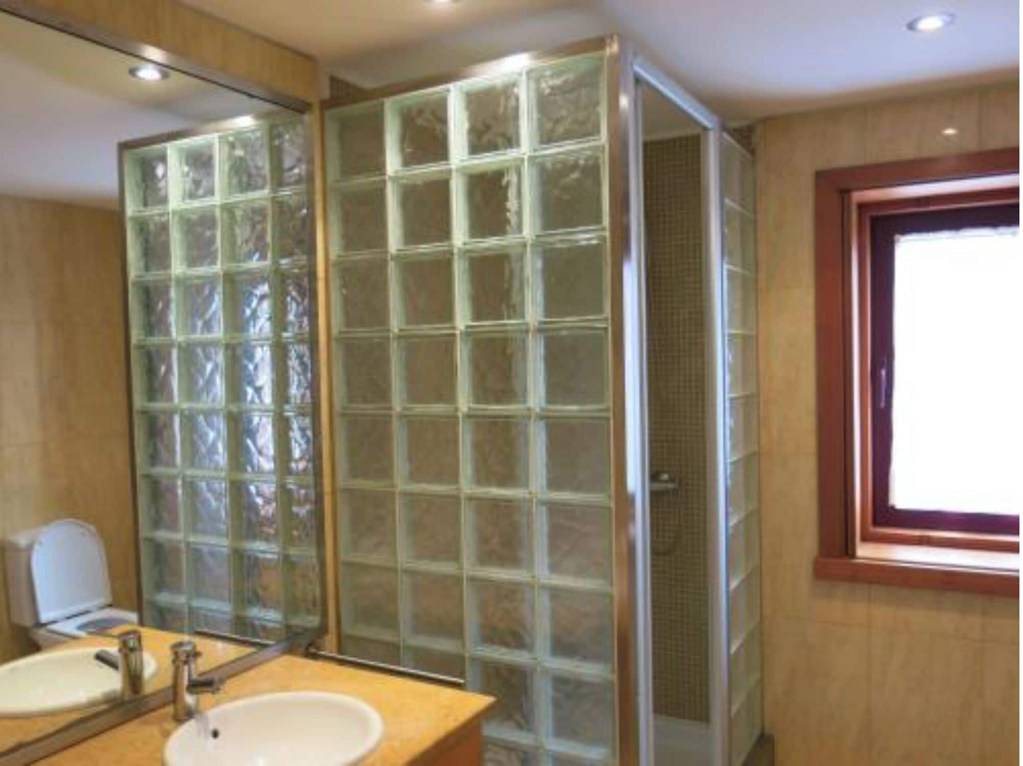 Håndklær, såpe og toalettpapir