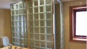 Håndklær, såpe og toalettpapir