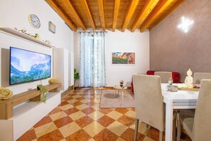 1 bedroom, in-room safe, laptop workspace, blackout drapes - Arena Suite Mazzini  (Verona)