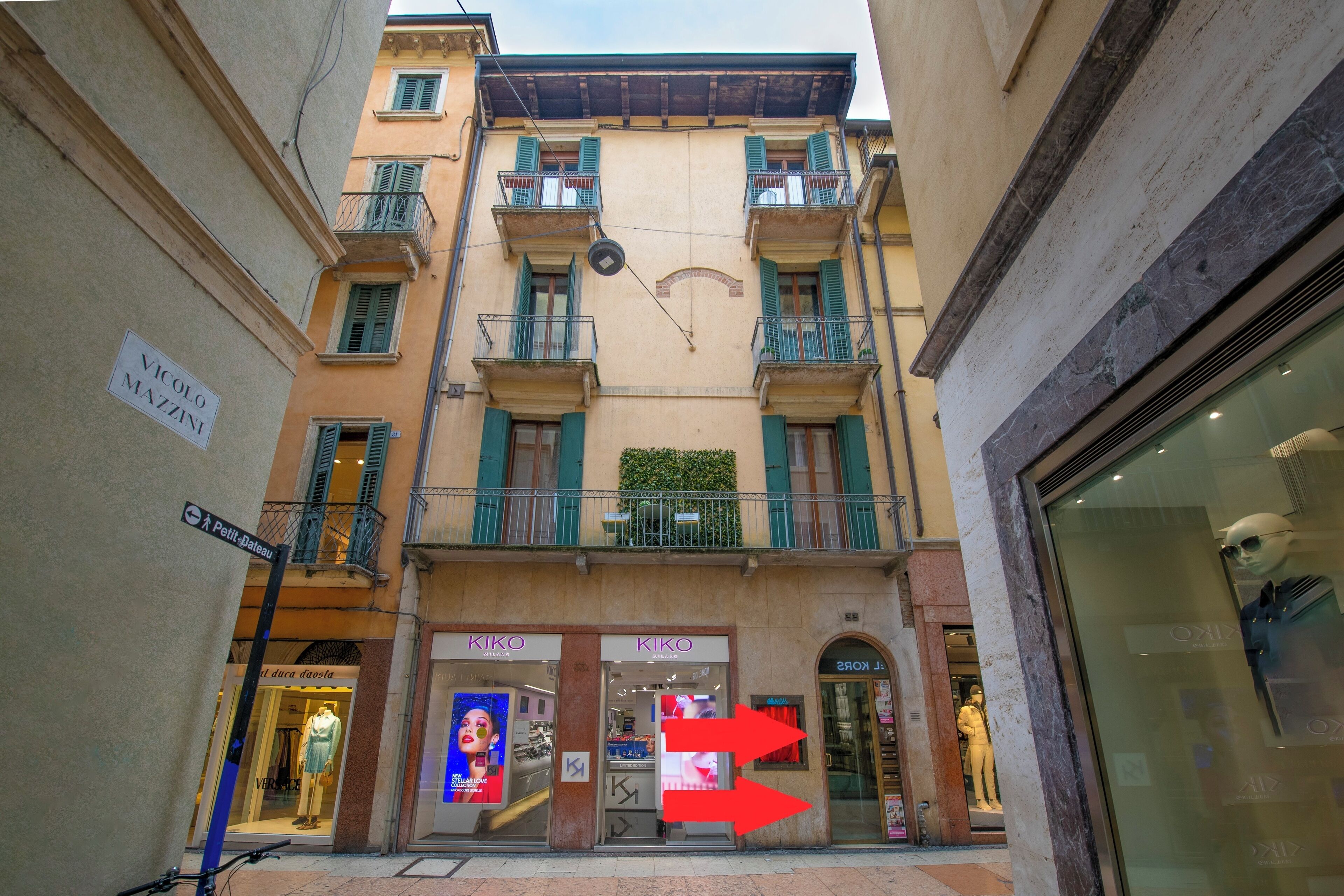 Superior-Apartment, Stadtblick | 1 Schlafzimmer, Zimmersafe, laptopgeeigneter Arbeitsplatz