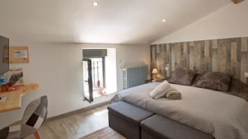 4 bedrooms, free WiFi