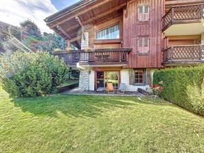 Exterior - Comfortable 2-room apartment with garden, parking, facing Mont Blanc (Combloux)