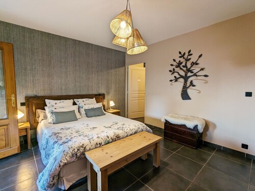 Comfortable room with Wi-Fi, parking and wellness area included