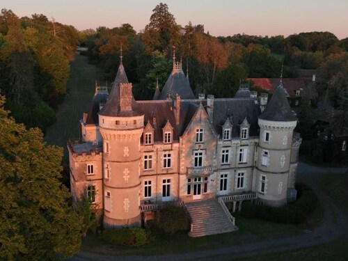 Séjour de Charme au Château avec Petit-Déjeuner et Parking