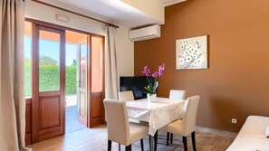 Dining - Villa Parenzana by Villas Guide (Vižinada)