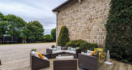 Ferme de charme avec piscine et tennis privés