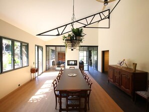 Dining - Chic Amédée PMR Room with Wi-Fi and breakfast included (La Ferté-Saint-Aubin)