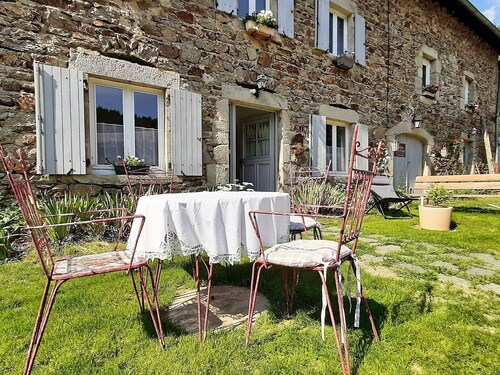 Maison d'hôtes paisible avec petit-déjeuner près de la forêt