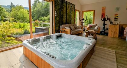 Chambre spacieuse avec balcon et accÚs piscine chauffée