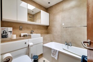 House | Bathroom - Tufnell Park Hideaway (London)