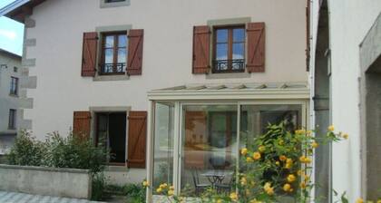 Family home with fireplace, garden, and WiFi in Esley, Vosges