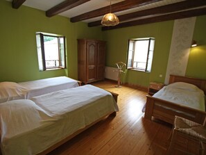 3 habitaciones, wifi gratis y ropa de cama 