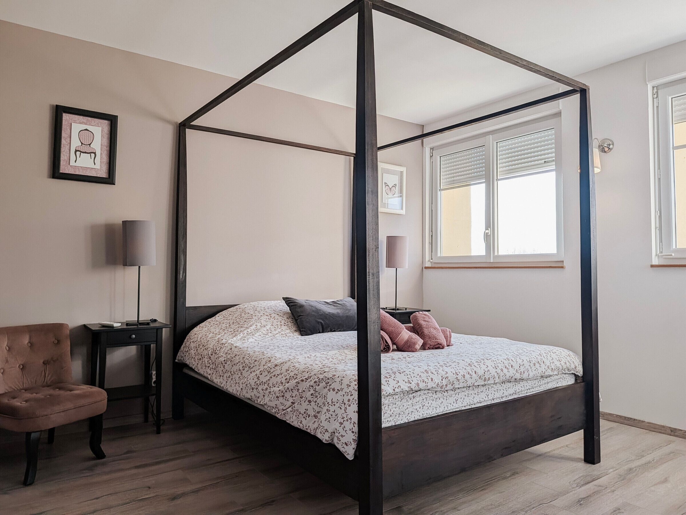 1 habitación y ropa de cama 