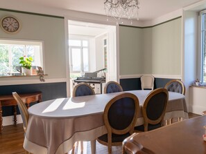 Dining - Jonquille Room with private entrance and pets allowed (Sapois)