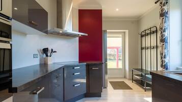 Réfrigérateur, micro-ondes, four, lave-vaisselle