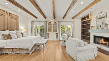 5 slaapkamers, een bureau, een strijkplank/strijkijzer, gratis wifi