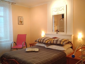 1 chambre, bureau, Wi-Fi, draps fournis