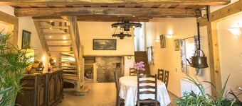 Ruby Room: Elegance and Comfort in the Heart of Nature