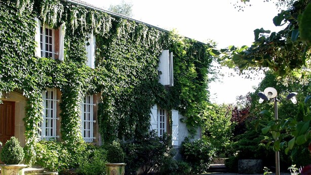 Exterior - Family suite at Priory with park access and spacious rooms (Aydoilles)