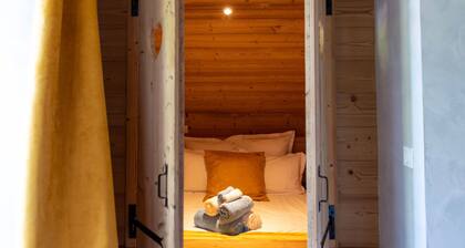 Gentiane Room - 2 Double Beds & Sauna, Perfect for Families