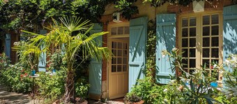 Cozy double room with garden access, WiFi, and pets allowed