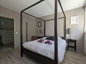 1 dormitorio y ropa de cama