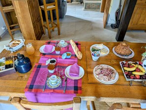Dining - Spacious room with pool, spa, and hammam (Anould)