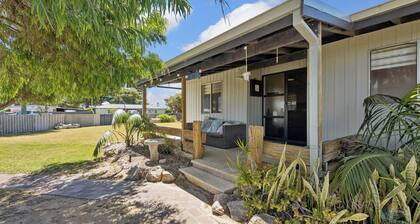 Sea Bliss - a cosy 3×1 coastal hideaway in Lancelin