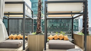Pool - Exquisite Finishing Studio -Business Bay (Dubai)