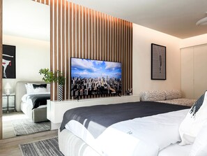 Luxury Studio, 1 King Bed, City View, Tower - Exquisite Finishing Studio -Business Bay (Dubai)