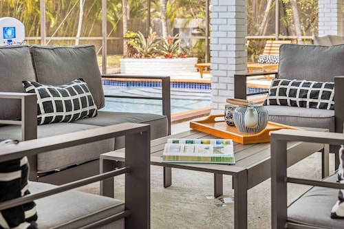 Tranquil Heirloom Hideaway, Pool in South Miami