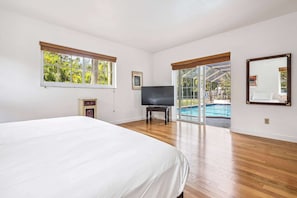 4 bedrooms, iron/ironing board, travel cot, WiFi