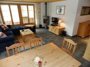 TV, fireplace, DVD player