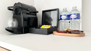 Kaffee und/oder Kaffeemaschine