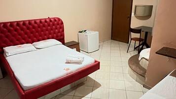 Quarto triplo | Wi-Fi de cortesia, roupa de cama