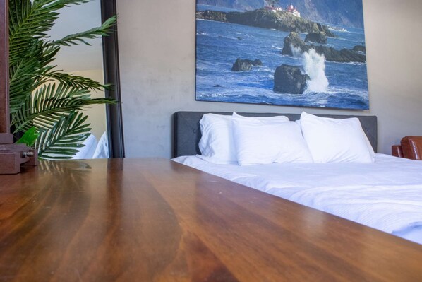 5 Schlafzimmer, Schreibtisch, Bügeleisen/Bügelbrett, WLAN