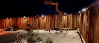 The Joshua Tree Forest:FREE* Heated Salt Pool,City&Mtn.Views,BBQ,1/2 ACRE,Billiards,Board Games!
