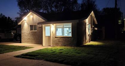 Humble Home Charming 2-bedroom house with WiFi and AC in fantastic Scottsbluff